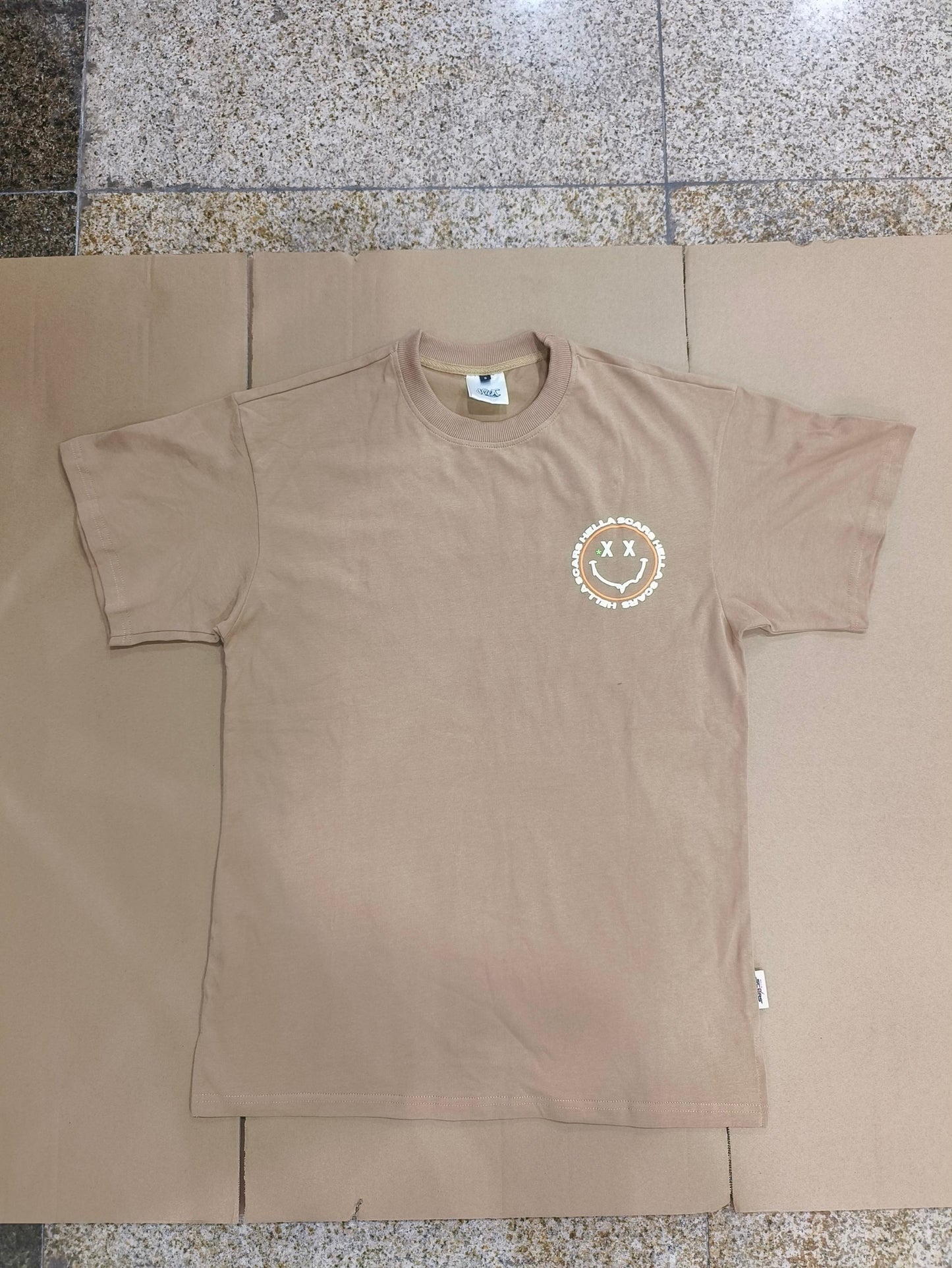 HELLA SCARS BROWN SMILEY TEE